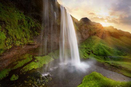 高山瀑布自然风景图片