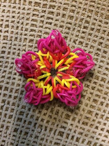 彩色编织花朵
