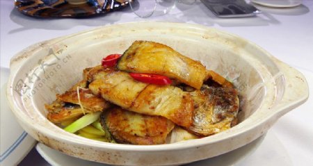 瓦煲花腩焗水咸鱼