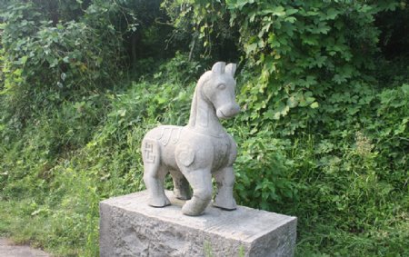 十二生肖雕塑马