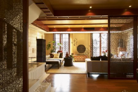 中式典雅客厅木制镂空隔断室内装修效果图