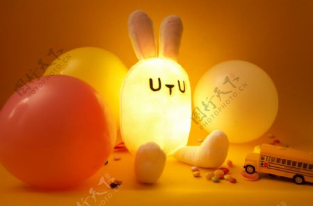小兔子的灯具玩偶产品jpg素材