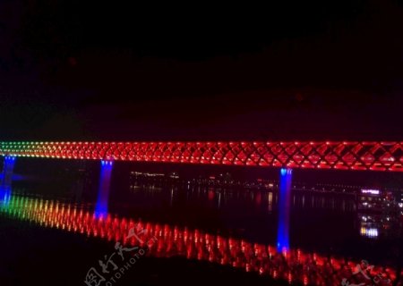 丹江网红桥水中倒影