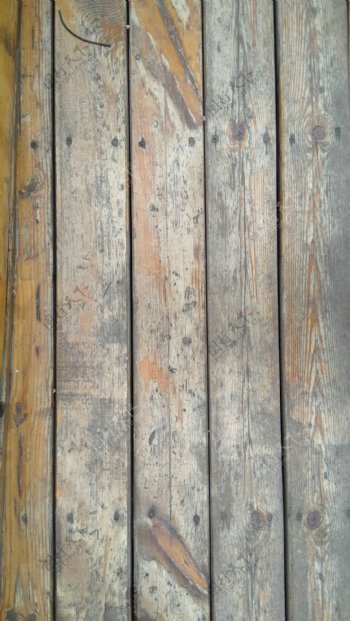 景区山道带钉木板台阶