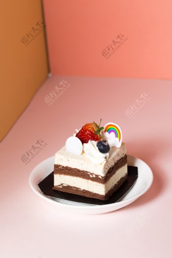 巧克力奶油夹心蛋糕实物图摄影图2