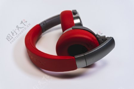 音乐耳机红色耳机动感时尚耳机