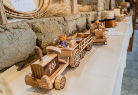 木质玩具摆件产品摄影