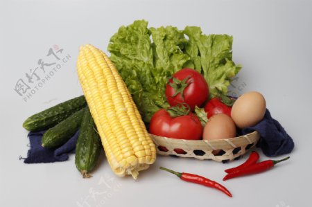新鲜蔬菜菜篮子白底图