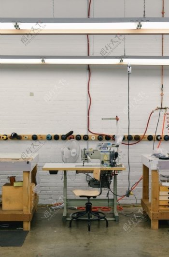 工厂内的一台缝纫机