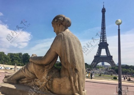 巴黎古典雕塑与埃菲尔铁塔