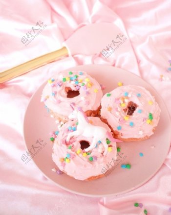 粉色系甜甜圈