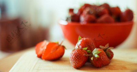 草莓蓝莓浆果果汁