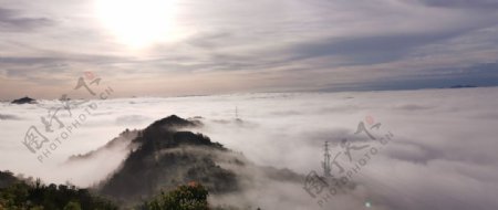 风光山雾早上图片