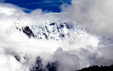 南迦巴瓦峰图片