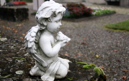 小天使雕像图片