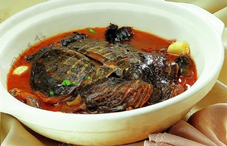 豫菜红煨浓汁水鱼图片