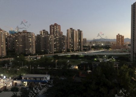 城市楼房夜景图片