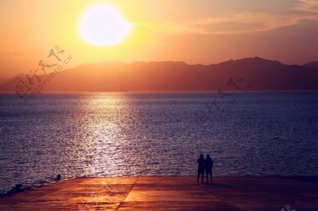 大海夕阳黄昏美景图片