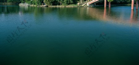 清水河水湖水图片