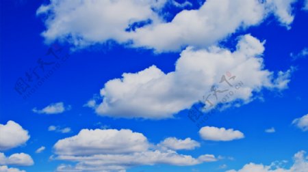 时间的推移生机勃勃的蓝色天空和云彩的股票视频视频免费下载