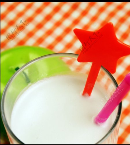 椰香鲜奶图片