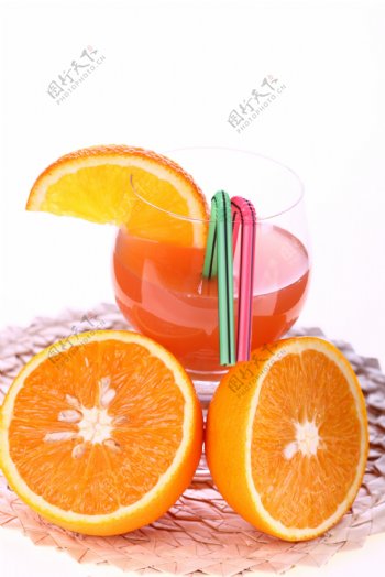 橙汁橙子果肉图片