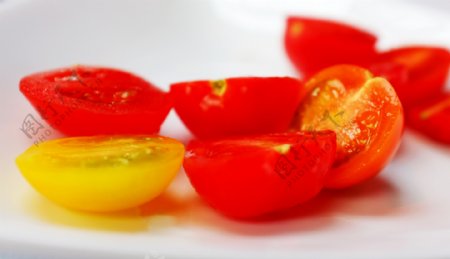 鲜艳的番茄图片