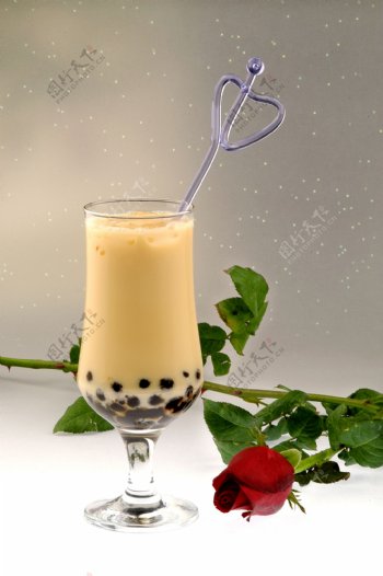 哈密瓜珍珠奶茶图片