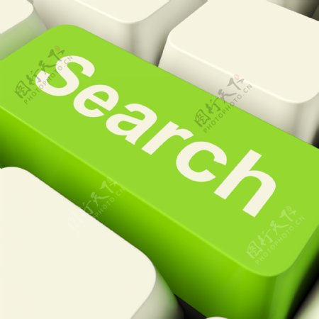 在绿色显示的互联网接入和在线研究搜索电脑钥匙