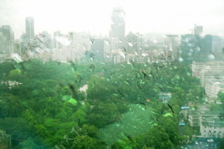 广州雨季雨天窗外图片