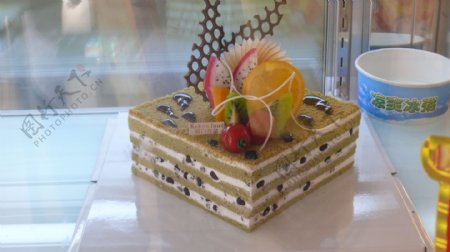 抹茶多层水果欧式蛋糕图片