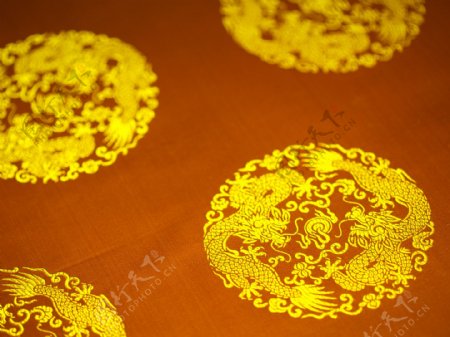 中国风喜气金线浅刺绣团龙缎料