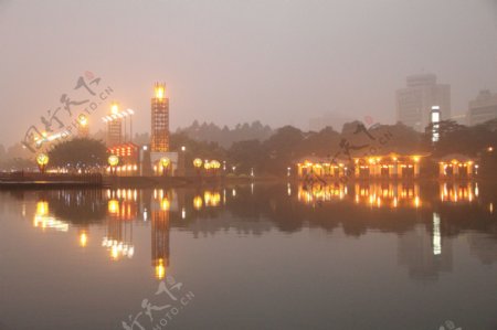 千灯湖公园夜景图片
