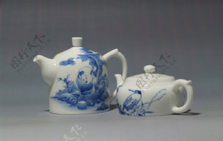 古典青花茶壶