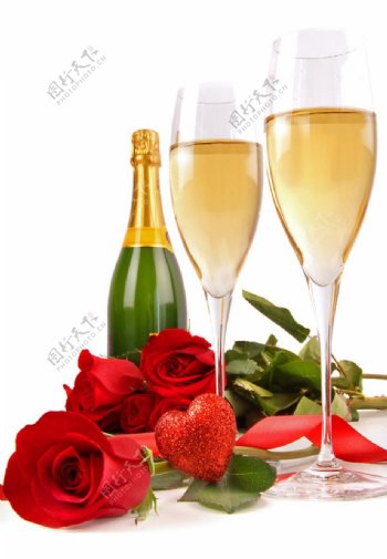 情人节爱心玫瑰香槟美酒图片