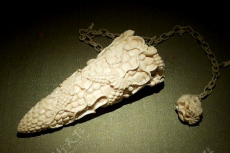 苏州博物馆象牙雕金铃子图片