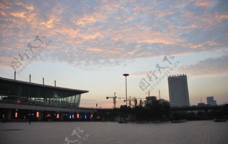 清晨的南京火车站图片