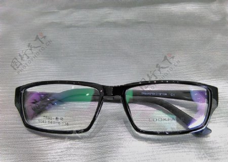 框架眼镜图片