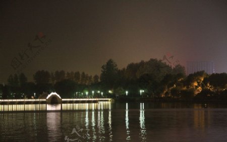 瓜渚湖夜景图片