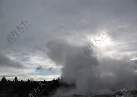 火山口喷泉图片