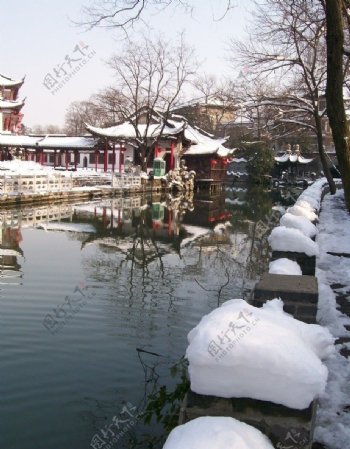 扬州冶春雪景图片