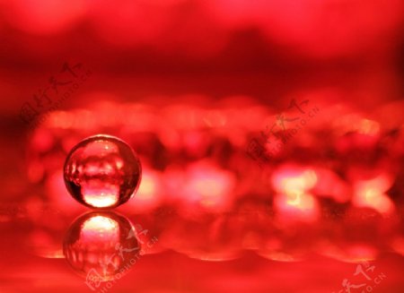 红色水晶球图片