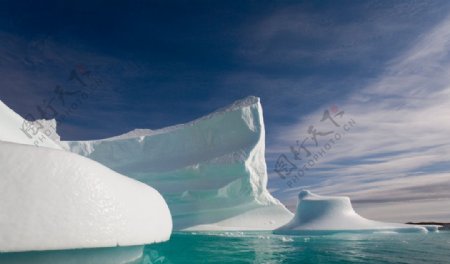 北极冰山冰冻图片