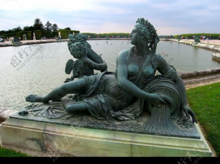 凡尔赛园林雕塑图片