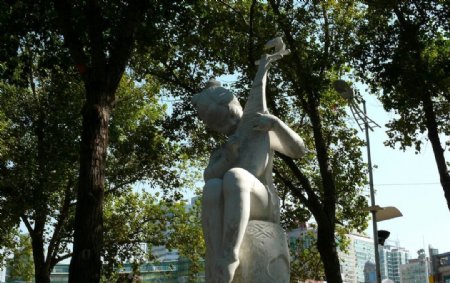 哈尔滨城市弹琵琶雕塑图片