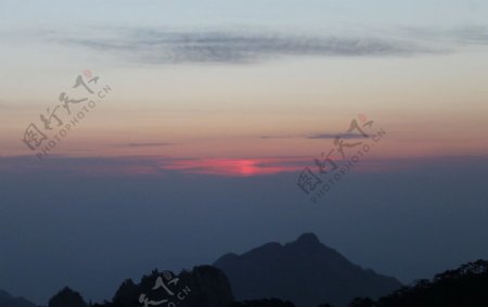 黄山夕阳中图片