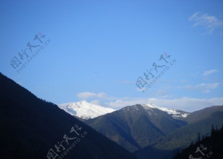 米亚罗雪山图片