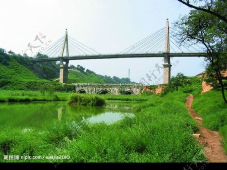 新老龙桥建筑风景图片