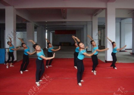 藏族舞蹈实际像素下不清晰图片