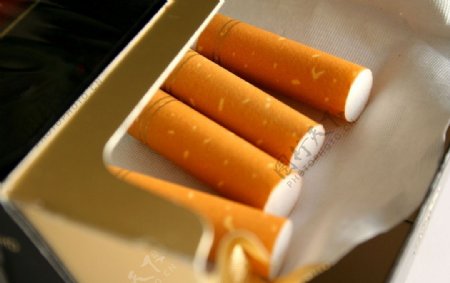 烟与烟盒图片